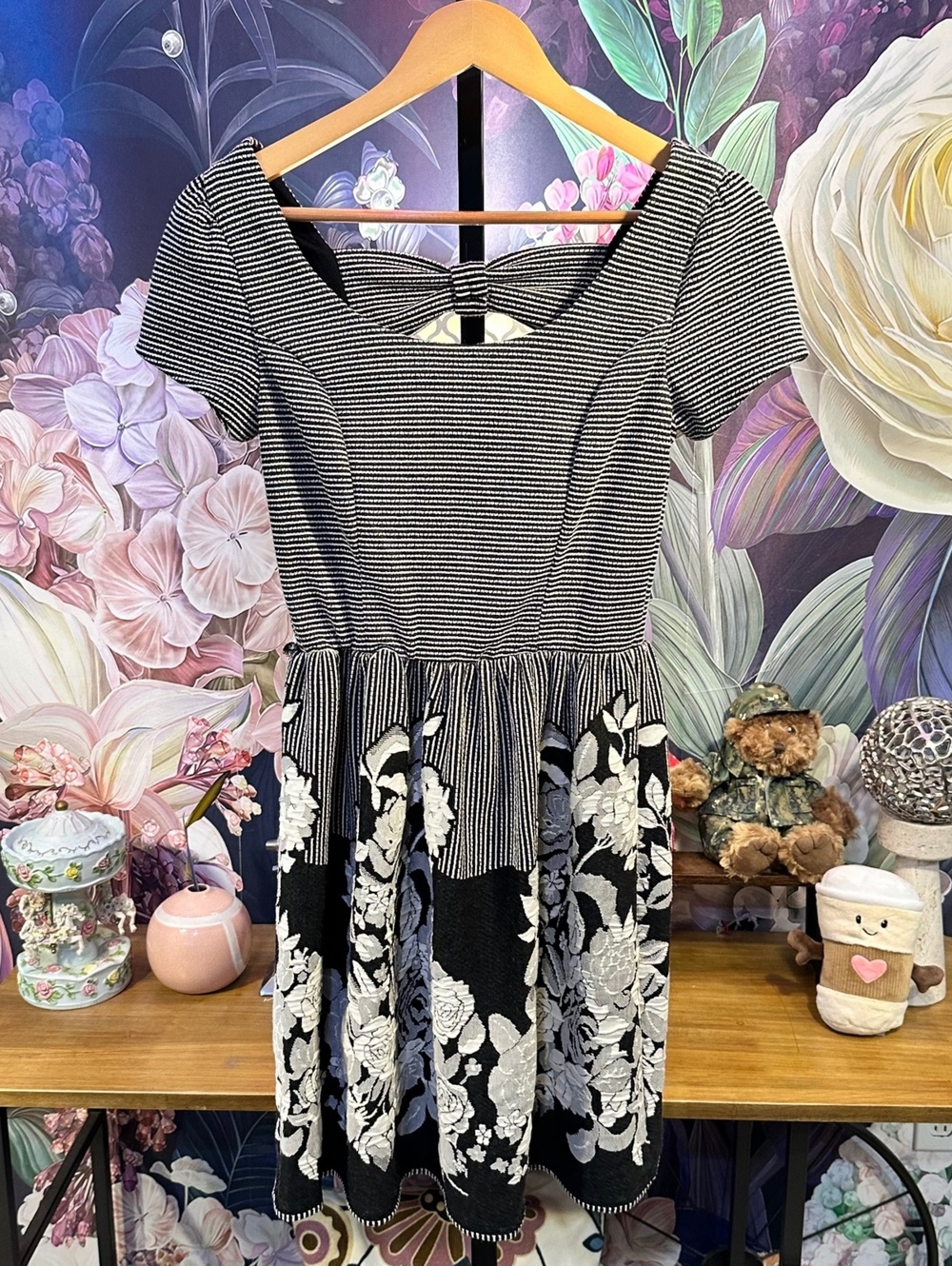 mi ami S Dress Fit & Flare Striped Floral Embroidered Cotton Blend Short Sleeve